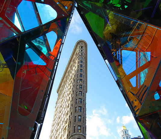 Nova diseñada por SOFTlab Ganadora del Concurso Flatiron Public Plaza Holiday