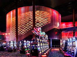 Diseño inmersivo de iluminación creado por Lightemotion para el Casino Lac-Leamy