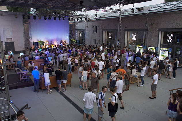 Strelka Institute Concert at the Courtyard of the School : Photo © Strelka Institute