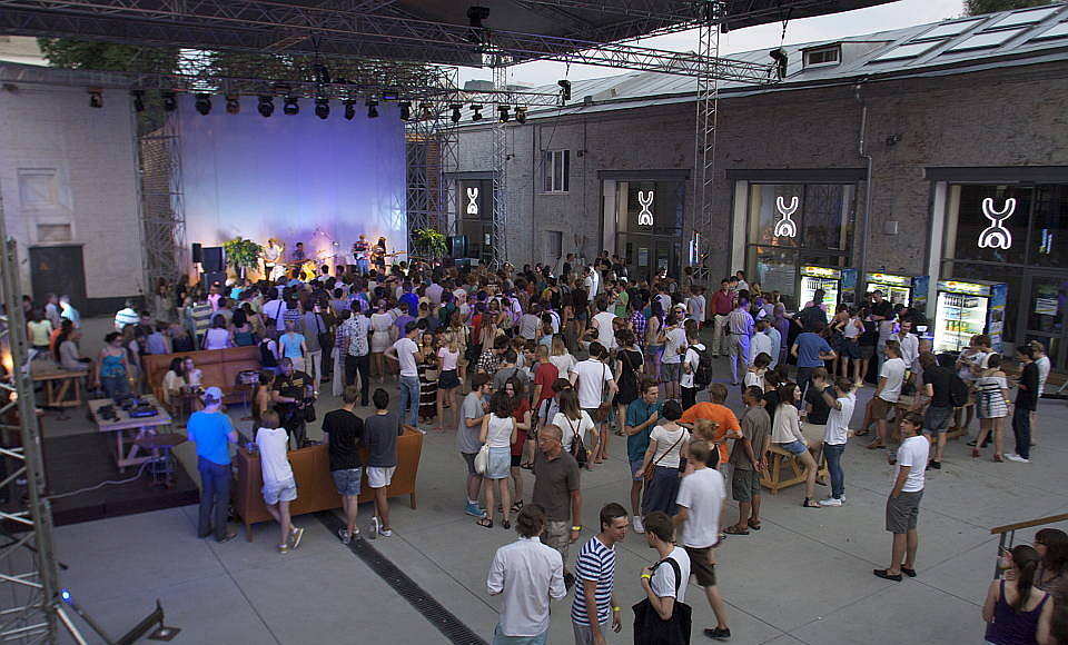 Strelka Institute Concert at the Courtyard of the School : Photo © Strelka Institute