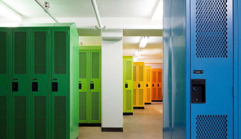 Sainte-Anne Academy Locker room : Photo credit © Maxime Brouillet