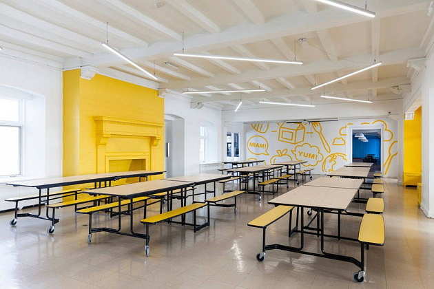 Sainte-Anne Academy Yellow cafeteria : Photo credit © Maxime Brouillet