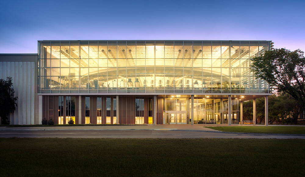 Active Living Centre at the University of Manitoba by Cibinel Architecture and Batteriid Architects : Photo © Jerry Grajewski