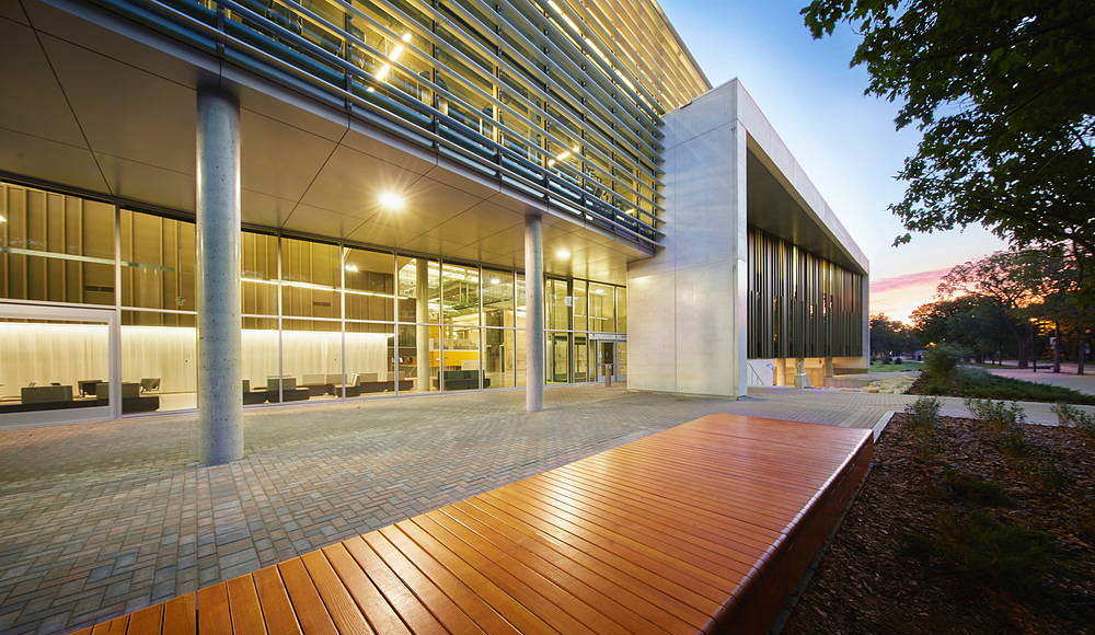 Active Living Centre at the University of Manitoba by Cibinel Architecture and Batteriid Architects : Photo © Jerry Grajewski