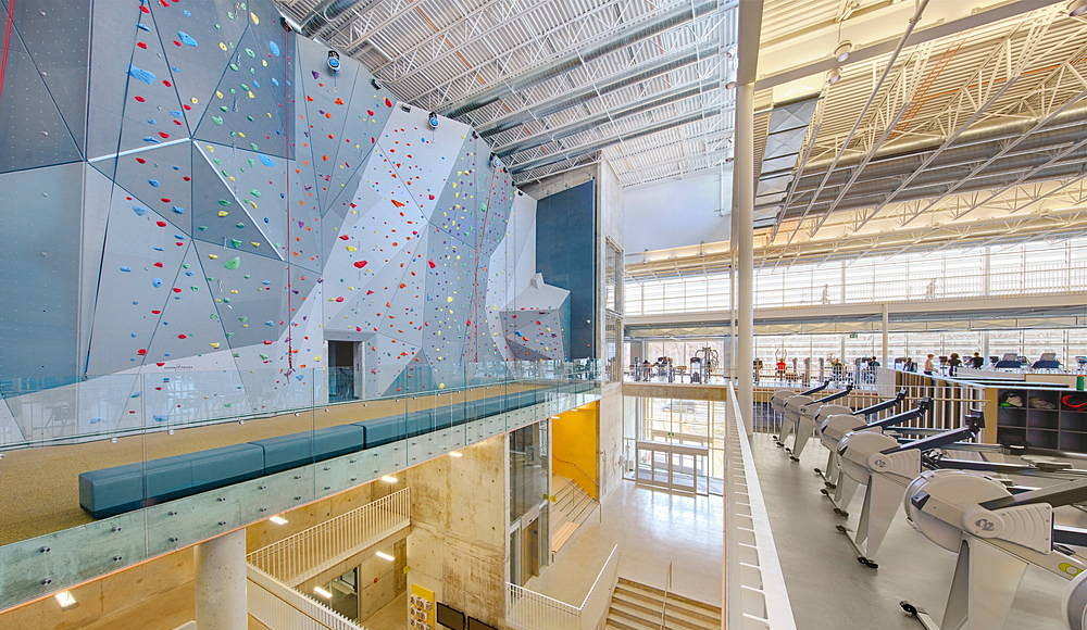 Active Living Centre at the University of Manitoba by Cibinel Architecture and Batteriid Architects : Photo © Jerry Grajewski