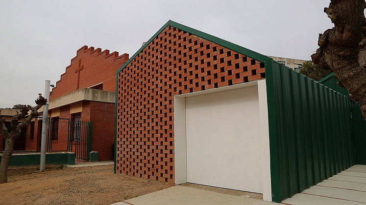 Food distribution centre-CAMPCLAR (SDA) (2014) by NUA Arquitectures : Photo © Isaki Lacuesta