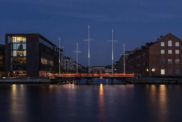 Olafur Eliasson Cirkelbroen, 2015 25 x 19.6 x 39.3 m Christianshavns Kanal, Copenhagen, 2015 : Photo: Anders Sune Berg, for Nordea-fonden A gift from Nordea-fonden to the city of Copenhagen © Olafur Eliasson