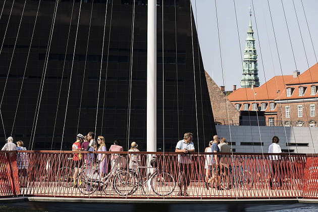 Olafur Eliasson Cirkelbroen, 2015 25 x 19.6 x 39.3 m Christianshavns Kanal, Copenhagen, 2015 : Photo: Anders Sune Berg, for Nordea-fonden A gift from Nordea-fonden to the city of Copenhagen © Olafur Eliasson