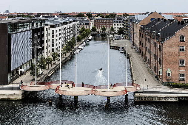 Olafur Eliasson Cirkelbroen, 2015 25 x 19.6 x 39.3 m Christianshavns Kanal, Copenhagen, 2015 : Photo: Anders Sune Berg, for Nordea-fonden A gift from Nordea-fonden to the city of Copenhagen © Olafur Eliasson