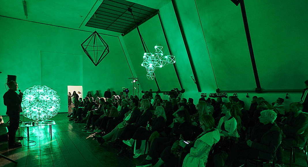 Olafur Eliasson Green light - An artistic workshop 15 acts of participation TBA21-Augarten, Vienna 2016 : Photo Sandro E.E. Zanzinger © Olafur Eliasson