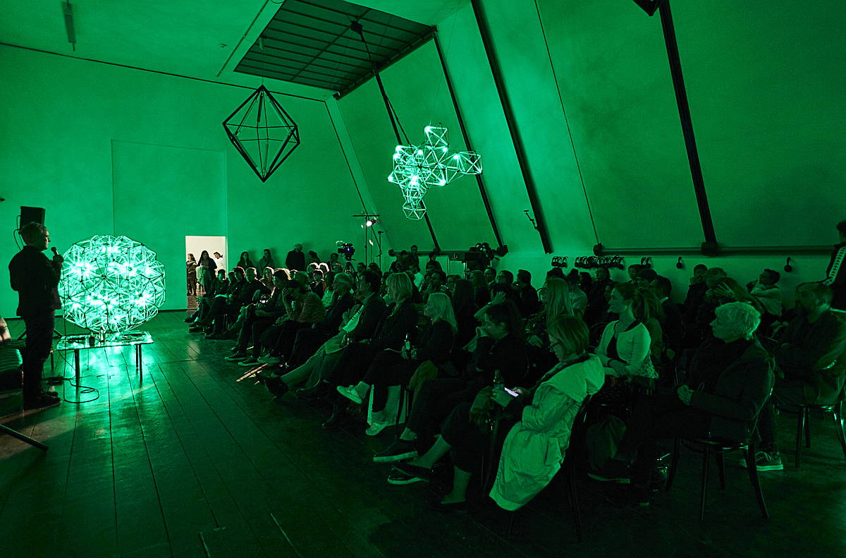 Olafur Eliasson Green light - An artistic workshop 15 acts of participation TBA21-Augarten, Vienna 2016 : Photo Sandro E.E. Zanzinger © Olafur Eliasson