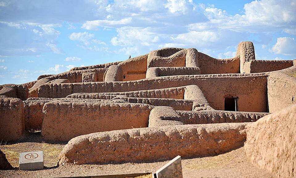 Sitios como Paquimé, el Zapotal y Cholula fueron edificados mediante esta ancestral técnica constructiva : Foto © Héctor Montaño INAH