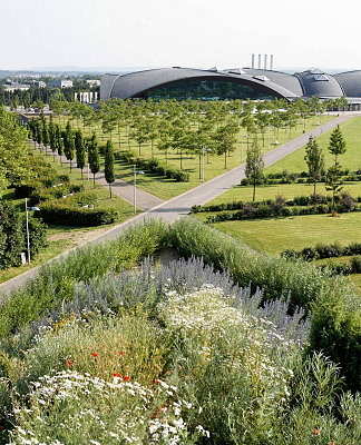 Otorgan el IFLA Sir Geoffrey Jellicoe Award 2016 a Peter Latz Plateau de Kirchberg, Luxembourg - Parc Central, Urban, landscape and artistic renewal of the European town, since 1991 : Photo © Michael Latz