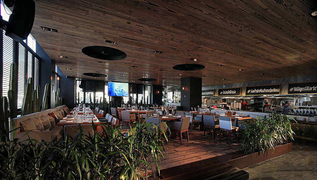 Sonora Grill Prime Monterrey por Pasquinel Studio : Fotografía © Arq. Paul Czitrom