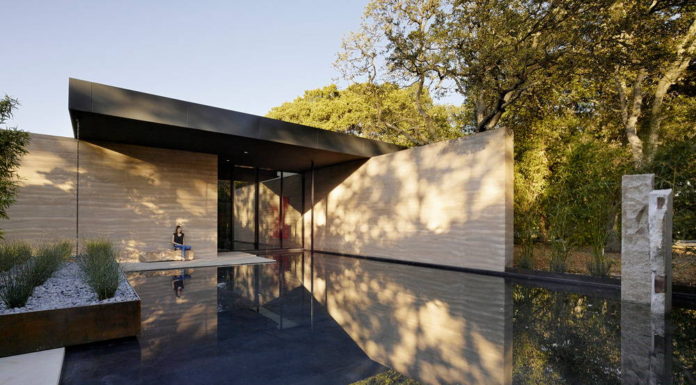 The Center is conceived of as a unification of art, landscape and architecture to replenish and invigorate the spirit : Photo credit © Matthew Millman