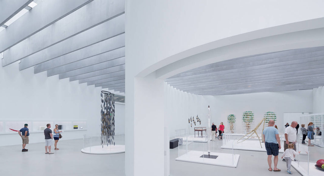 Vista de la Galería Nature y del Pasillo en la Sala de Arte y Diseño Contemporáneo : Photo © Iwan Baan