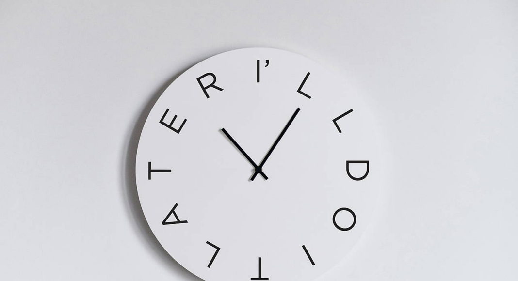 Mood Clocks I'll do it later by Paula Design Studio : Photo © Matteo Cavalieri