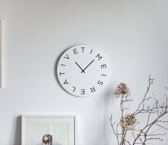 Paula Design Studio presenta Mood Clocks Mood Clocks Time es relative by Paula Design Studio : Photo © Matteo Cavalieri
