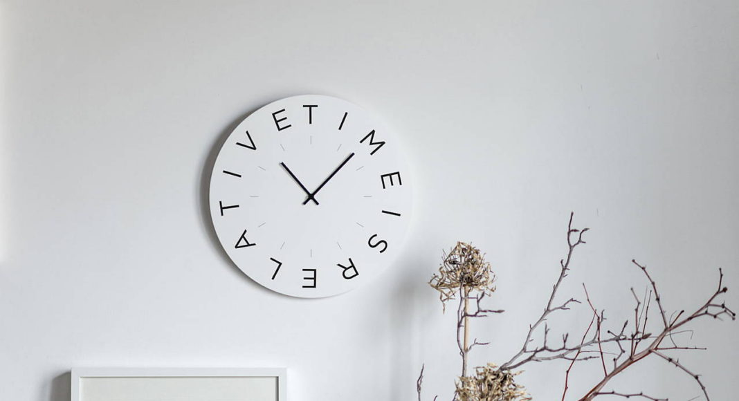 Mood Clocks Time es relative by Paula Design Studio : Photo © Matteo Cavalieri