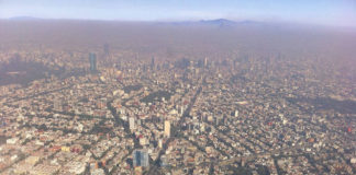 Contaminación en la Ciudad de México : Photo © Wikipedia