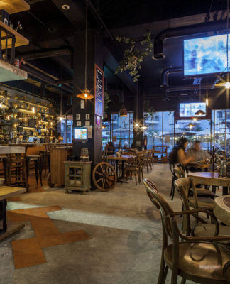 Cantina La Federal Puerto Vallarta Cantina La Federal Puerto Vallarta diseñada por PASQUINEL Studio : Fotografía © Arq. Paul Czitrom - © Arq. Crimson Pasquinel