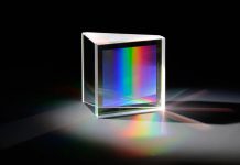 Directly bonded fused silica GRISM (Prism + Grating) with grating at the inner surface: Photo credit © Fraunhofer IAO