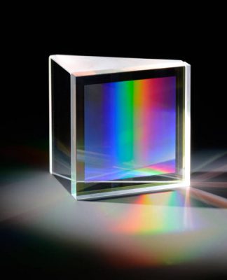 Directly bonded fused silica GRISM (Prism + Grating) with grating at the inner surface: Photo credit © Fraunhofer IAO