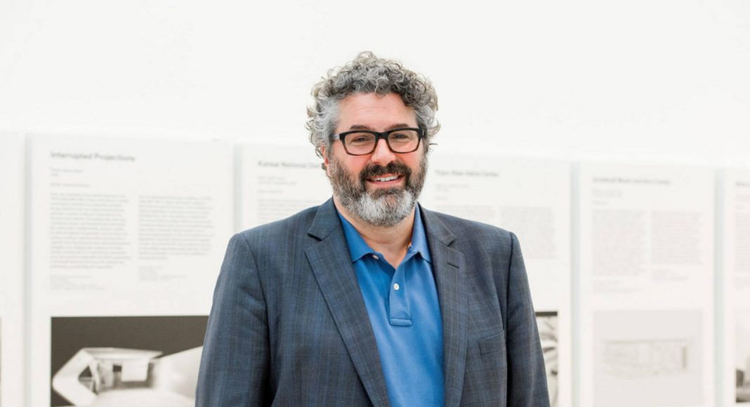 Greg Lynn in the exhibition galleries of "Archaeology of the Digital: Complexity and Convention", Canadian Centre for Architecture, Montréal, 2015 : Photo credit © CCA, Montréal
