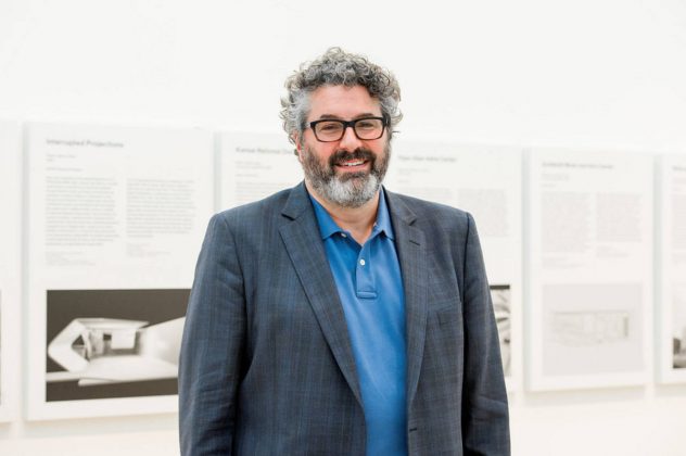 Greg Lynn in the exhibition galleries of "Archaeology of the Digital: Complexity and Convention", Canadian Centre for Architecture, Montréal, 2015 : Photo credit © CCA, Montréal