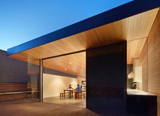 Hybrid Design upper floor addition by Terry & Terry Architecture : Photo © Bruce Damonte