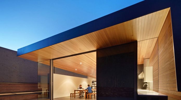 Hybrid Design by Terry & Terry Architecture Hybrid Design upper floor addition by Terry & Terry Architecture : Photo © Bruce Damonte