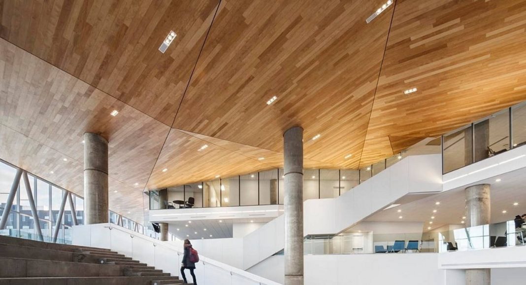 École de technologie supérieure (ÉTS) Montréal by Menkès Shooner Dagenais LeTourneux Architectes : Photo © Stéphane Brugger