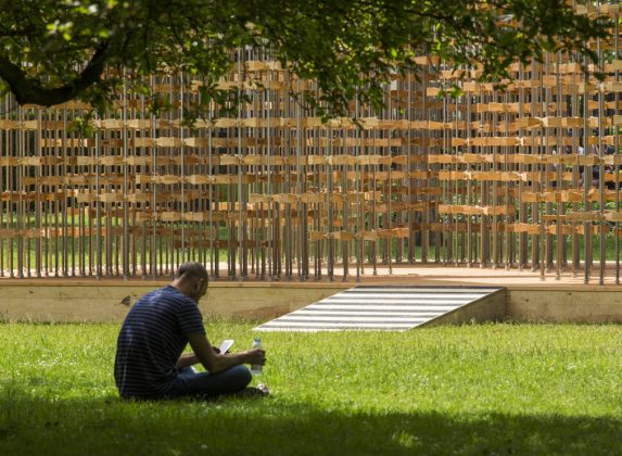 Triumph Pavilion 2016 “Energy Pavilion (Pinwheel)” by Five Line Projects : Photo credit © Sergio Grazia and © Luc Boegly