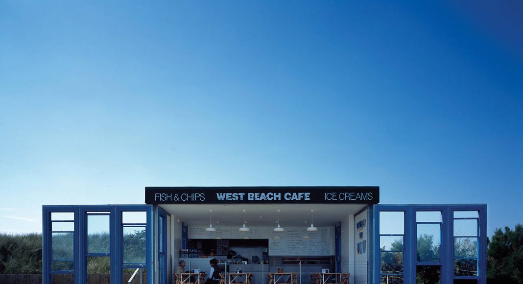 Asif Khan: West Beach Café, Little Hampton, UK, 2008 : Photo © Hélène Binet