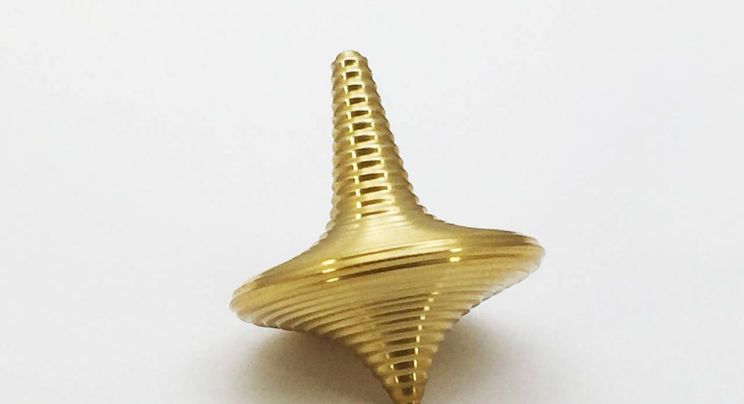 Zen Spinning Top - Brass : Photo © ENSSO