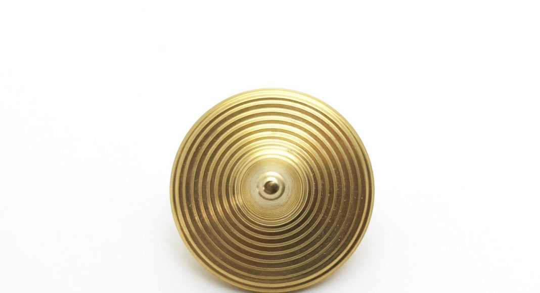 Zen Spinning Top - Brass : Photo © ENSSO