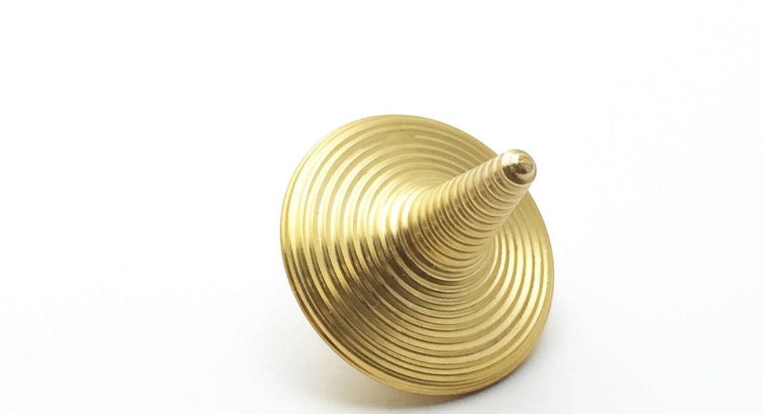 Zen Spinning Top - Brass : Photo © ENSSO