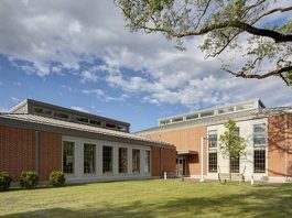 Frente de la Biblioteca Pública en Edgartown : Photo credit © Bob Gothard, courtesy of © Imrey Studio