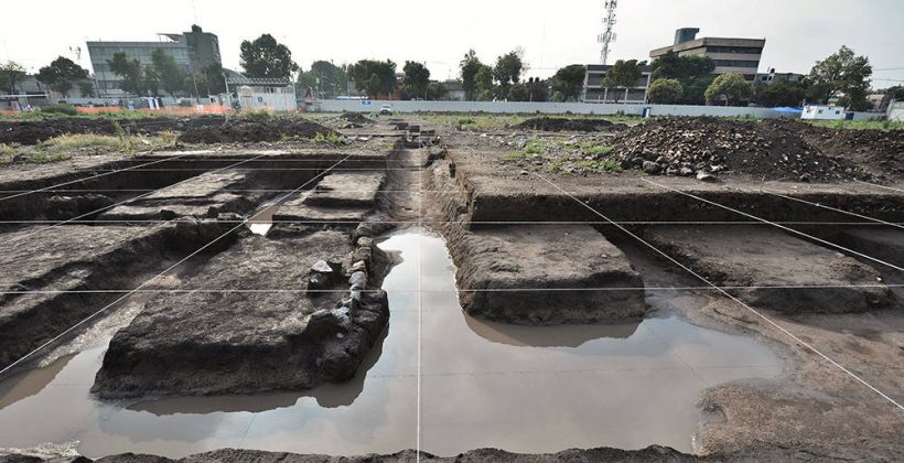 Excavación extensiva de chinampas y canales de la época prehispánica en el predio Lorenzo Boturini : Foto © Archivo del proyecto DSA-INAH