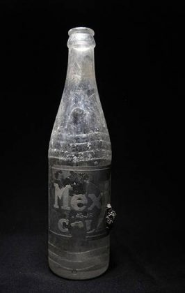 Envase de refresco Mexicola : Foto © Archivo del proyecto DSA-INAH