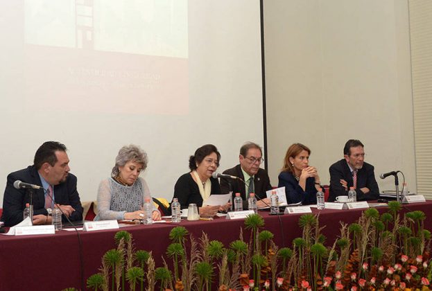 La directora general del INAH, Teresa Franco, señaló que la obligación de la institución es tener la mejor fundamentación y ser capaz de difundirla, la sociedad puede estar al frente de una defensa del patrimonio cuando sabe de qué se trata : Foto © Héctor Montaño INAH