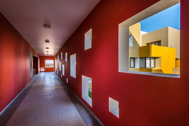 Studios 18 Corridor by Sanjay Puri Architects : Photo credit © Vinesh Gandhi