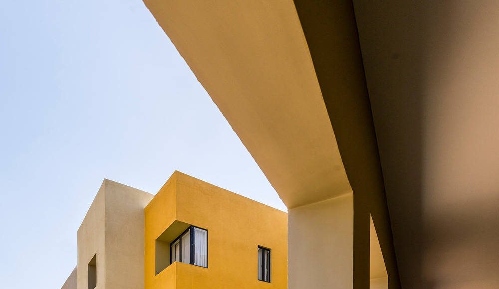 Studios 18 View from the Corridor by Sanjay Puri Architects : Photo credit © Vinesh Gandhi