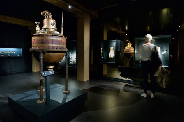 Treasure room with a selection of authentic objects : Photo credit © Mike Bink