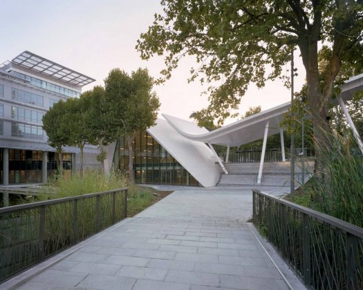 Evergreen campus reception pavilion by Arte Charpentier Architectes : Photo © LK Photographe