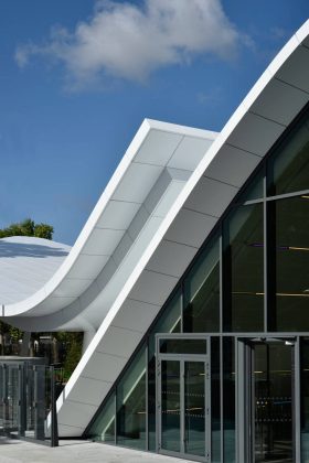 Evergreen campus reception pavilion by Arte Charpentier Architectes : Photo © Augusto Da Silva