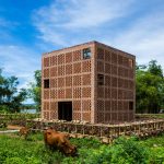 Terra Cotta Studio Landscape by Tropical Space : Photo credit © Hiroyuki Oki