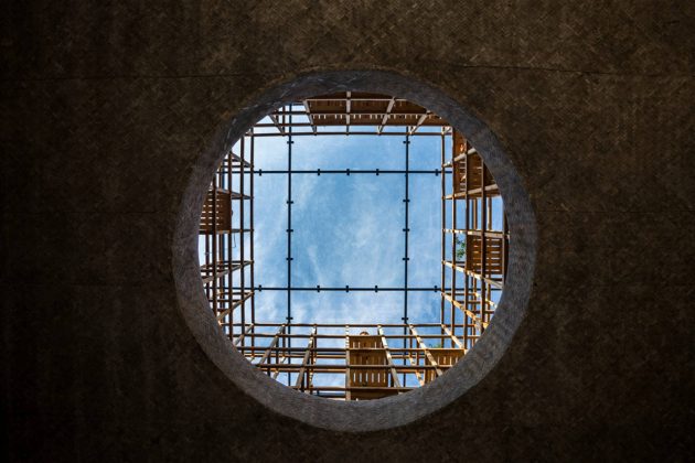 Terra Cotta Studio View through Void by Tropical Space : Photo credit © Hiroyuki Oki