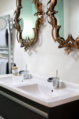 Master Bathroom Detail, Second Floor - Southwood by LLI Design : Photo credit © Alex Maguire