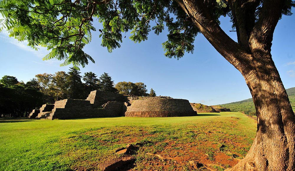 Zona Arqueológica de Tzintzuntzan, Michoacán : Foto © Héctor Montaño INAH